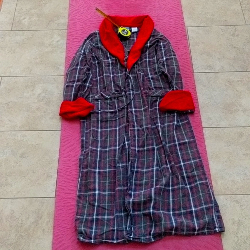 Night gown size s 100 percent cotton excellent condition